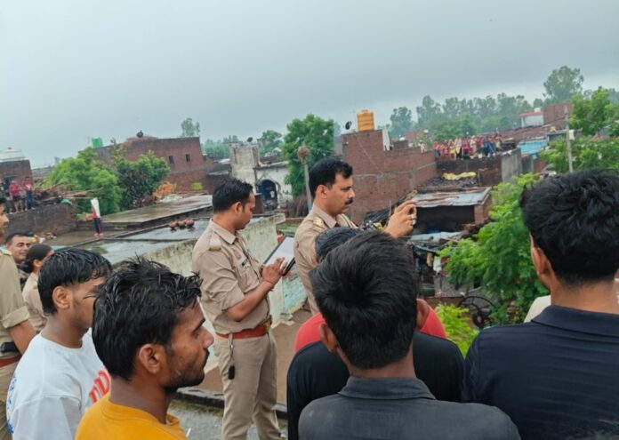 तालाब पर पुलिस व ग्रामीण की विशेष जांच