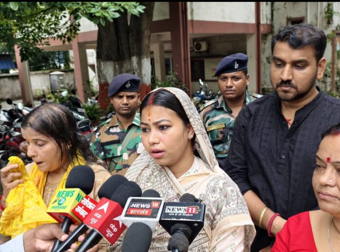 भाजपा जिलाध्यक्ष संजीव सिन्हा की मुलाकात