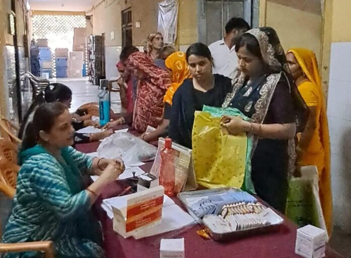 मातृत्व मेले का फोटो मातृत्व मेले का फोटो
