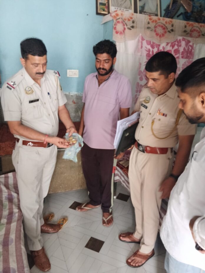 आभूषण चोरी की जांच में पुलिस