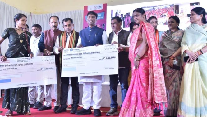 बस्तर की मातृशक्ति समाज में परिवर्तन बस्तर की मातृशक्ति समाज में परिवर्तन