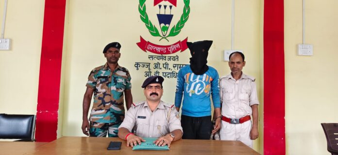 पुलिस गिरफ्तार चोर का सच पुलिस गिरफ्तार चोर का सच