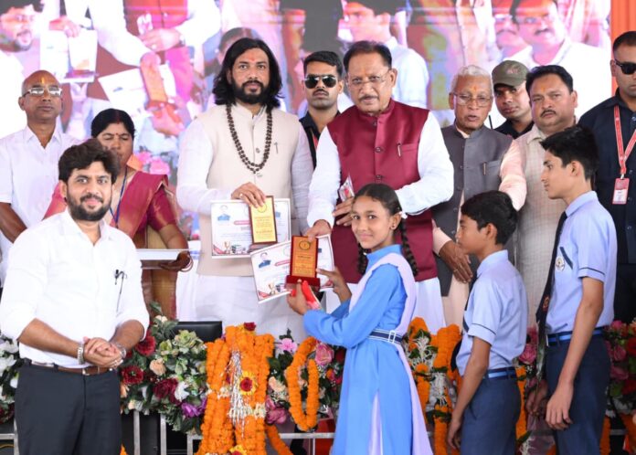 मुख्यमंत्री विष्णुदेव साय समोदा में मुख्यमंत्री विष्णुदेव साय समोदा में