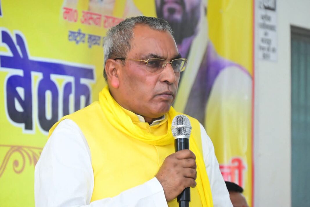 उत्तर प्रदेश सरकार में शामिल हुए ओमप्रकाश राजभर के फैसले की चर्चा उत्तर प्रदेश सरकार में ओमप्रकाश राजभर की तस्वीर