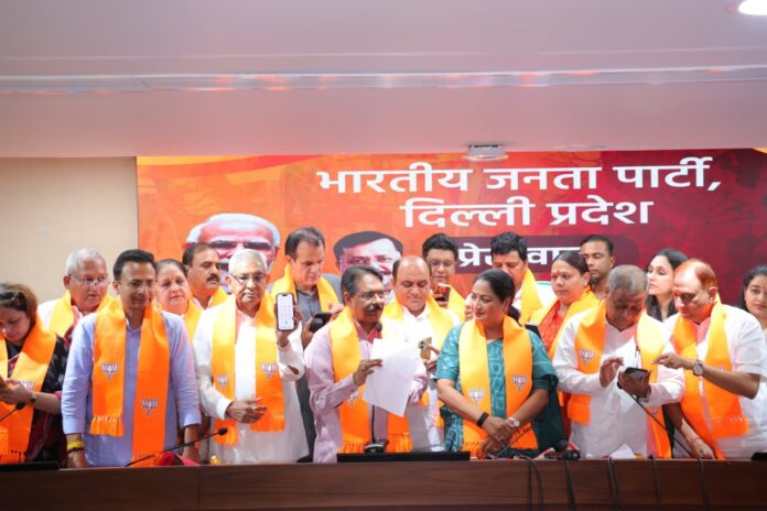 दिल्ली की मुख्यमंत्री रेखा गुप्ता भाजपा में शामिल दिल्ली की मुख्यमंत्री रेखा गुप्ता भाजपा में शामिल