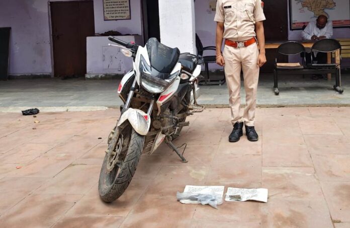 राजाखेड़ा में गिरफ्तारी की तस्वीर राजाखेड़ा में गिरफ्तारी की तस्वीर