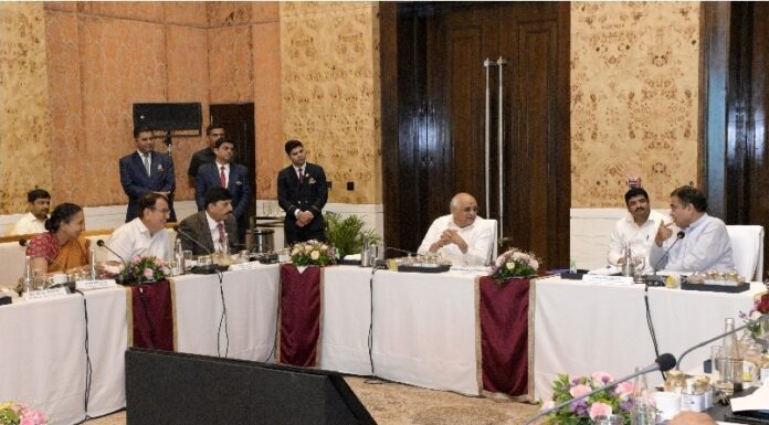 केंद्रीय मंत्री नितिन गडकरी और मुख्यमंत्री भूपेंद्र पटेल केंद्रीय मंत्री नितिन गडकरी और मुख्यमंत्री भूपेंद्र पटेल