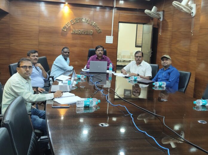मुख्य निर्वाचन पदाधिकारी बैठक करते हैं