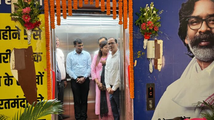 डीसी उद्घाटन की तस्वीर डीसी उद्घाटन की तस्वीर