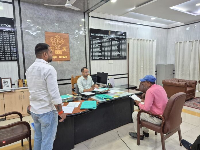 सोनपुर में बाढ़ सहायता राशि में लापरवाही सोनपुर में बाढ़ सहायता राशि में लापरवाही