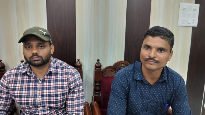 दो पटवारी गिरफ्तार दो पटवारी गिरफ्तार