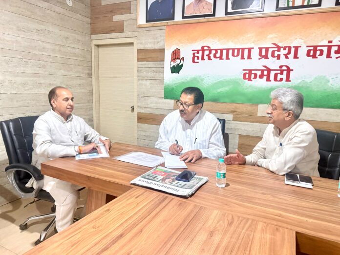 हरियाणा कांग्रेस के प्रभारी संजय दत्त चंडीगढ़ में हरियाणा कांग्रेस के प्रभारी संजय दत्त चंडीगढ़ में