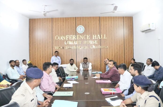 समिति के सभापति रामचंद्र सिंह स्वागत करते हुए
