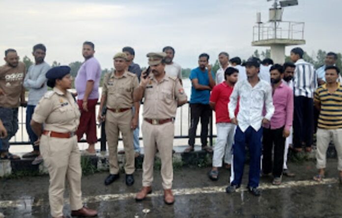 मालन नदी पर पुलिस तैनात मालन नदी पर पुलिस तैनात