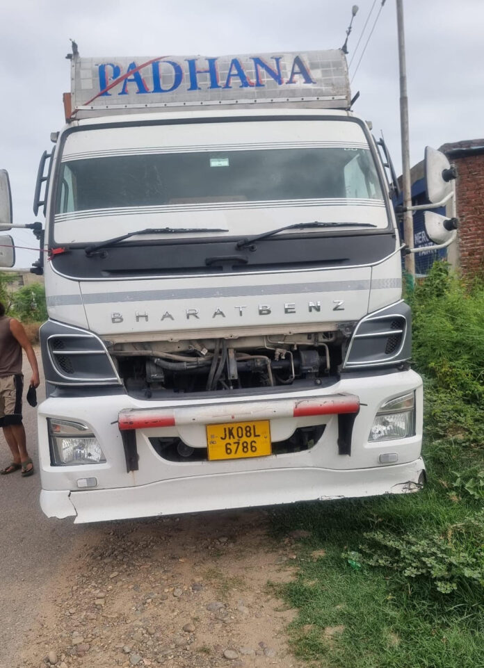 गौ तस्करी की कोशिश रोकी गई गौ तस्करी की कोशिश रोकी गई