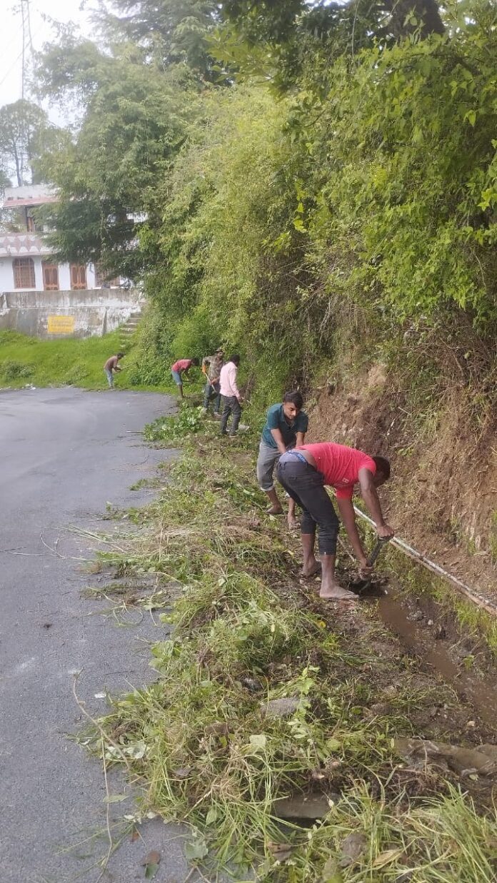 नाली सफाई के दृश्य