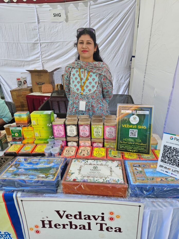 प्रियंका बिष्ट की फोटो प्रियंका बिष्ट की फोटो