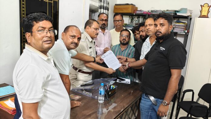ठाकुरगंज में बढ़ती चोरी की घटनाएं ठाकुरगंज में बढ़ती चोरी की घटनाएं