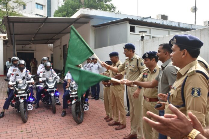 पुलिस कमिश्नर डॉ. संजीव शुक्ला क्विक रिस्पांस टीम