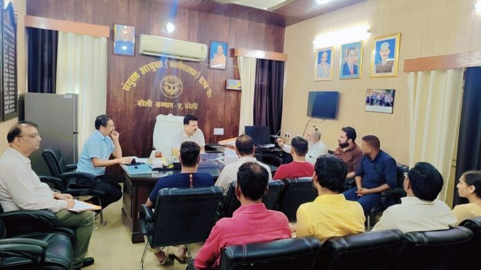 राज्य कर भवन बरेली में जीएसटी अनुपालन पर चर्चा
