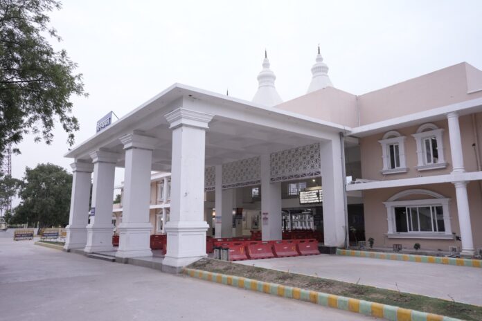 विन्ध्याचल रेलवे स्टेशन की तस्वीर