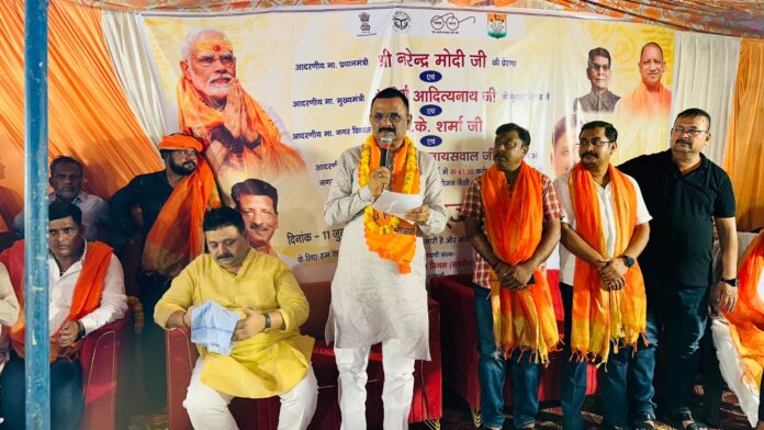 भूमिपूजन कार्यक्रम में राज्यमंत्री और महापौर