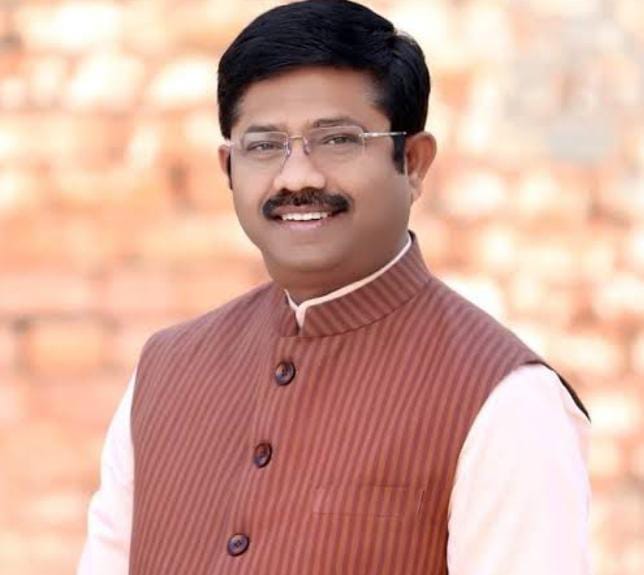 कैबिनेट मंत्री नन्द गोपाल गुप्ता नंदी की फोटो कैबिनेट मंत्री नन्द गोपाल गुप्ता नंदी की फोटो