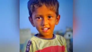 करंट लगने से मृतक बच्चों की तस्वीरें करंट लगने से मृतक बच्चों की तस्वीरें