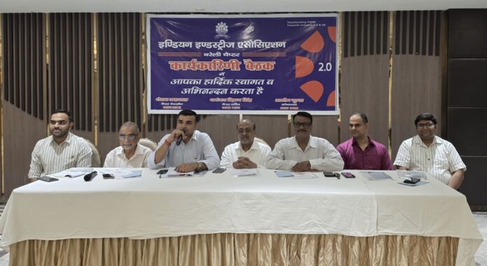 बरेली के होटल कासा डिवाइन में बैठक