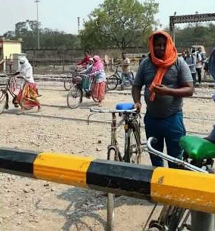 रेलवे फाटक की दुर्घटना फोटो रेलवे फाटक की दुर्घटना फोटो