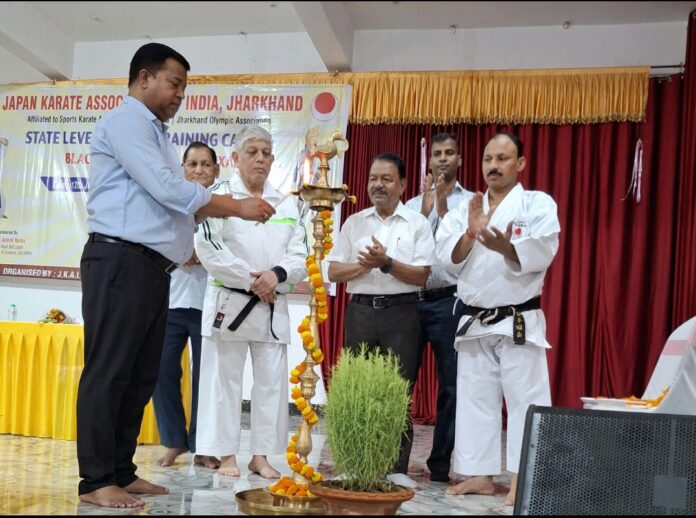 कार्यक्रम शुभारंभ सिहान आनंद रत्ना में हुआ कार्यक्रम शुभारंभ सिहान आनंद रत्ना में हुआ