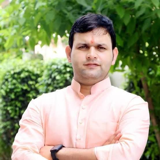 हरियाणा खेल मंत्री फाइल फटा हुआ हरियाणा खेल मंत्री फाइल फटा हुआ