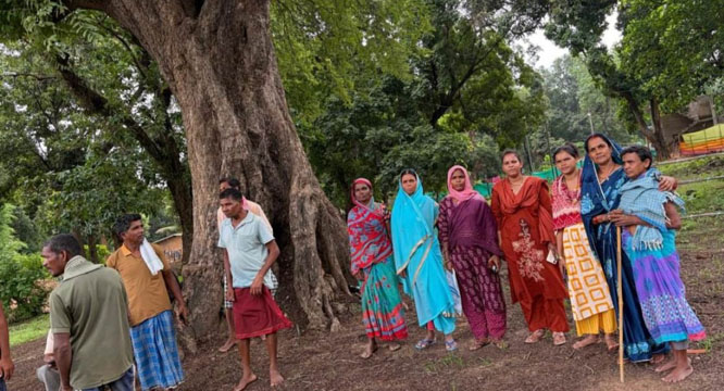 नारायणपुर में ईसाई धर्मांतरित परिवार नारायणपुर में ईसाई धर्मांतरित परिवार