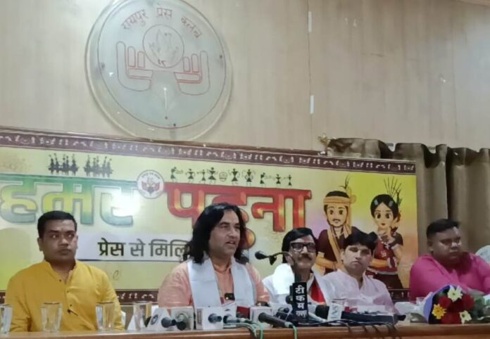 देवकीनंदन ठाकुर पत्रकारों से मिले