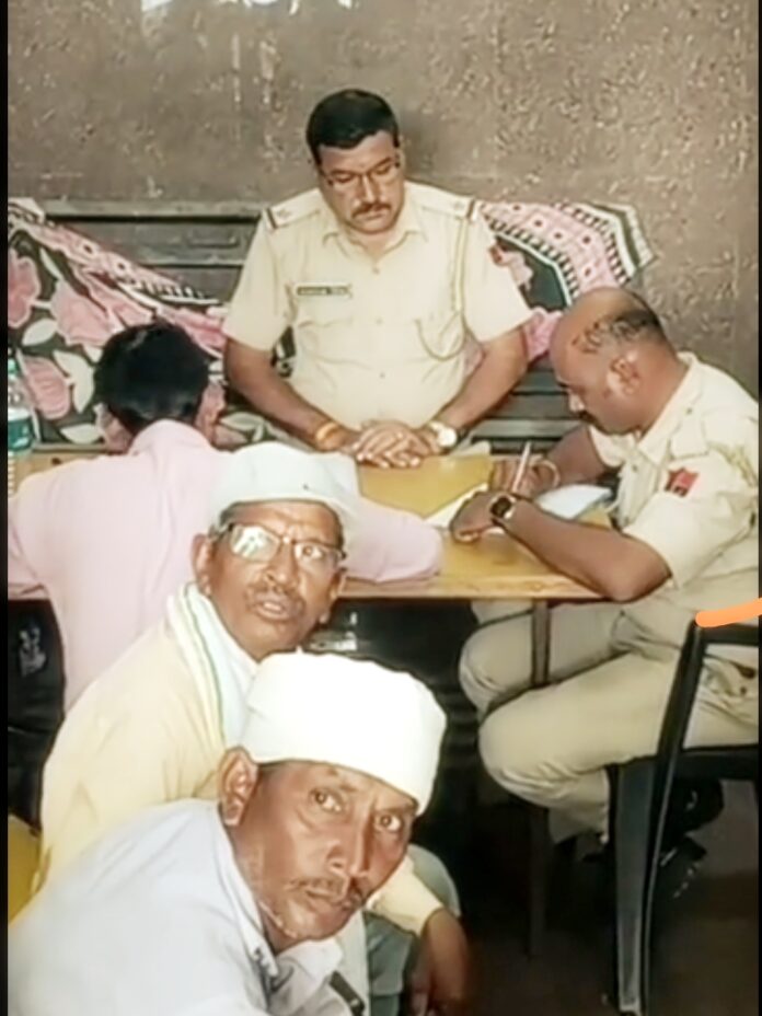 पुलिस कार्रवाई की तस्वीर