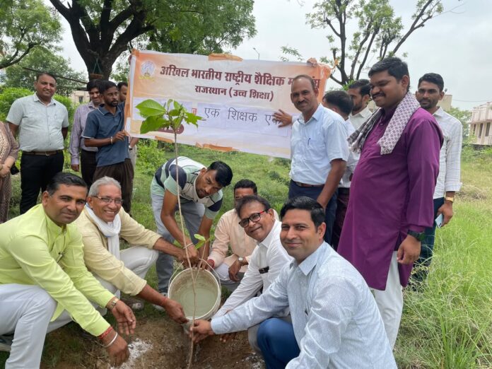 शिक्षा पर्यावरण संरक्षण की महत्वपूर्ण तस्वीर शिक्षा पर्यावरण संरक्षण की महत्वपूर्ण तस्वीर