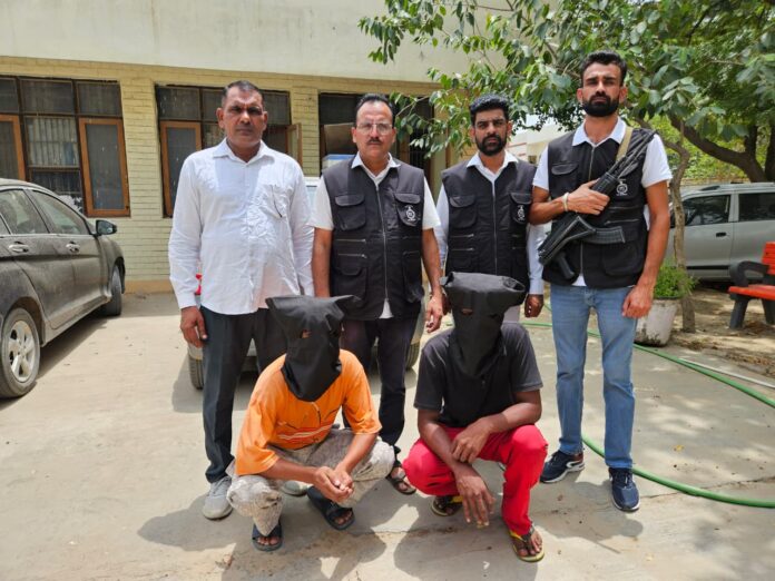 हेरोइन तस्कर पकड़े गए, हेरोइन बरामद