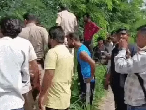 आगरा नहर में महिला शव आगरा नहर में महिला शव