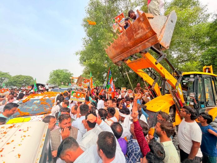 प्रदेश अध्यक्ष पंकज चौधरी की तस्वीर प्रदेश अध्यक्ष पंकज चौधरी की तस्वीर