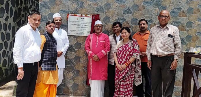 लेखक गृह का शुभारंभ करते कुलपति लेखक गृह का शुभारंभ करते कुलपति