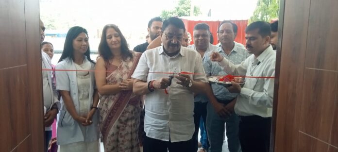 विधायक काऊ शिविर का शुभारंभ करते हुए