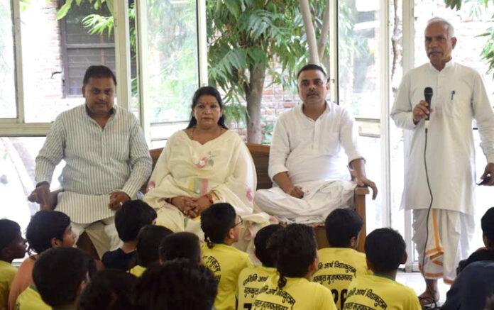 शिशि वर समापन अवसर पर शिशि वर समापन अवसर पर