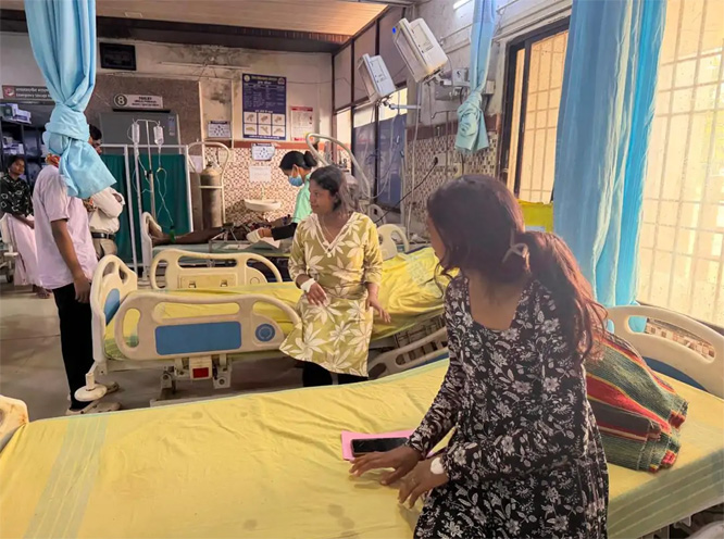 दो बहनें जंगली मशरूम खाने से बीमार दो बहनें जंगली मशरूम खाने से बीमार