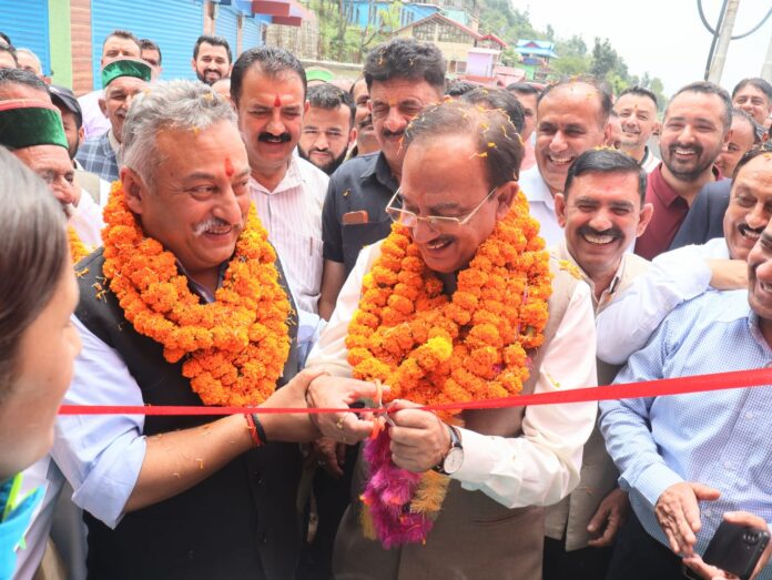 हिमाचल खेल शिक्षा नई ऊंचाइयां छू रही हैं हिमाचल खेल शिक्षा नई ऊंचाइयां छू रही हैं