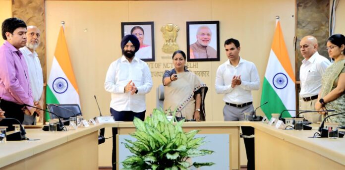 दिल्ली मुख्यमंत्री रेखा गुप्ता डस्ट पोर्टल 2.0 शुभारंभ