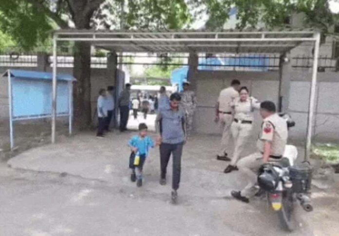 गुरुग्राम स्कूल बम स्कार की तस्वीर