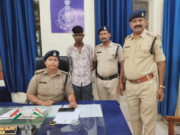 ओवरनाइट एक्सप्रेस थीफ गिरफ्तार फोटो