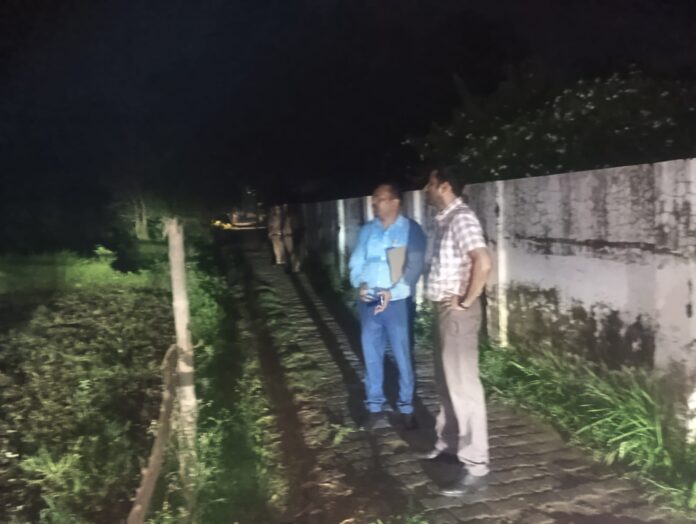 जिलाधिकारी ऋण के फोटो जिलाधिकारी ऋण के फोटो