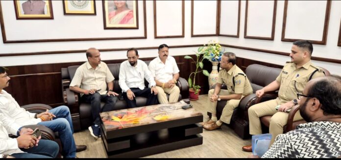 भाजपा प्रतिनिधिमंडल सांसद के साथ भाजपा प्रतिनिधिमंडल सांसद के साथ