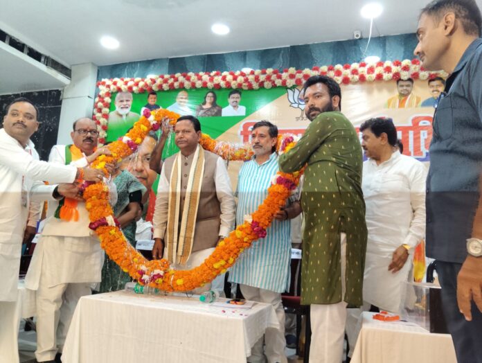 भाजपा नेताओं का स्वागत भाजपा नेताओं का स्वागत